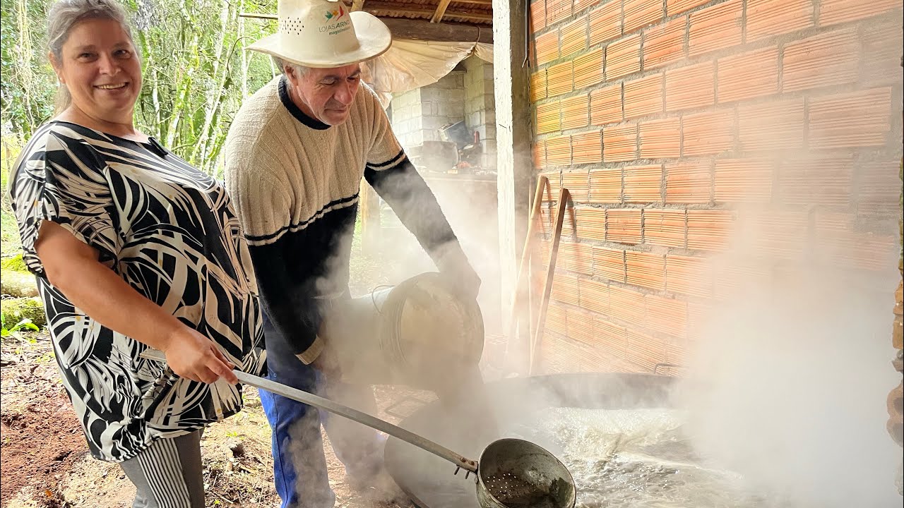 MULHER QUE SEMPRE VIVEU NO SÍTIO
