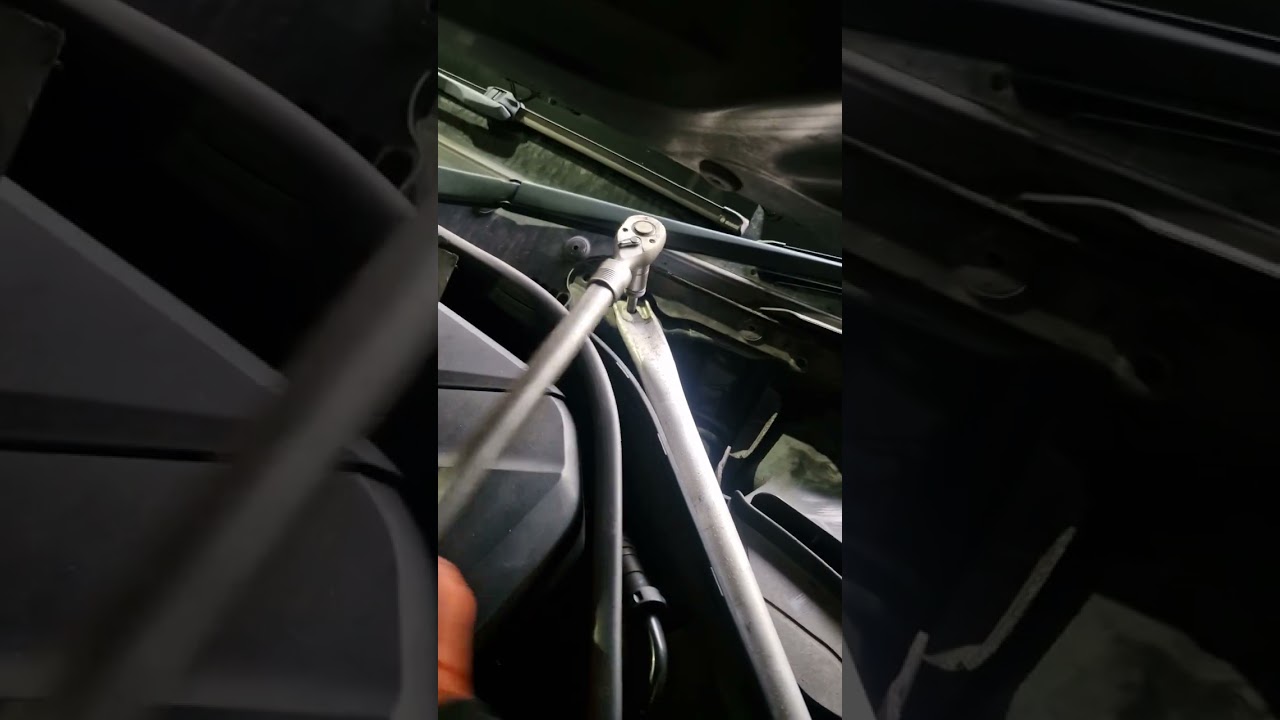 Bmw f10 2012 fan blower motor location 
