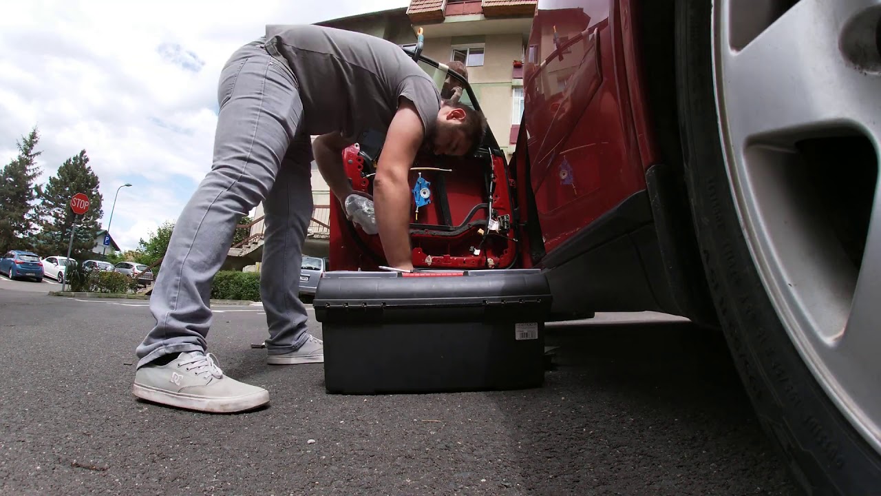 Audi A2  -  Door Locking system disassembly