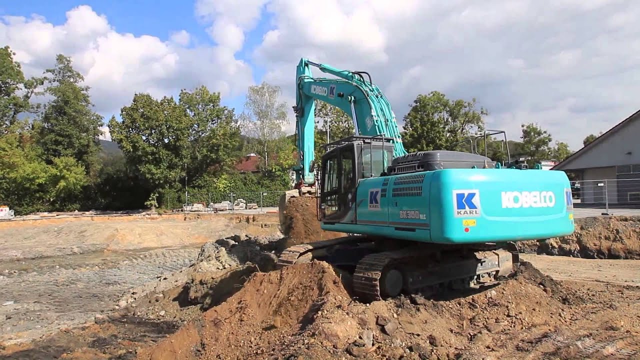 KOBELCO SK 350 NLC bei Erdbewegungen