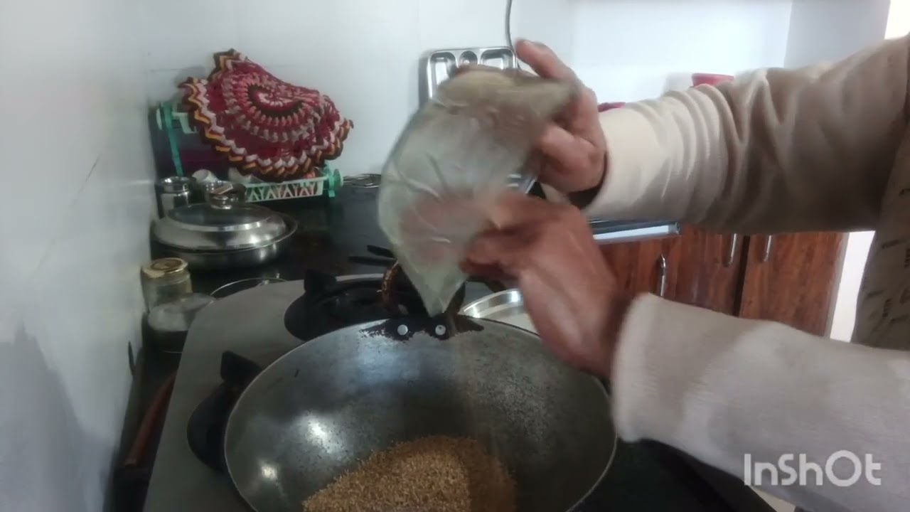 Bina chasni banae til ke laddu