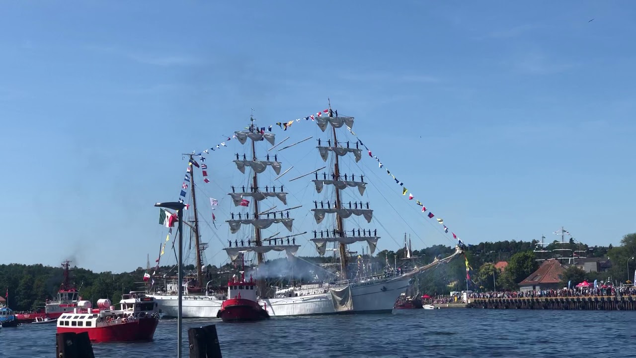 Cuatemoc wejście do Fredrikstad Tall Ships Races 2019