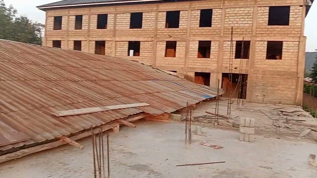 VISITE AU SIEGE DE HOLY GHOST PENTECOST CHURCH INT'L EVOLUTION DES TRAVAUX DE CONSTRUCTION DU TEMPLE