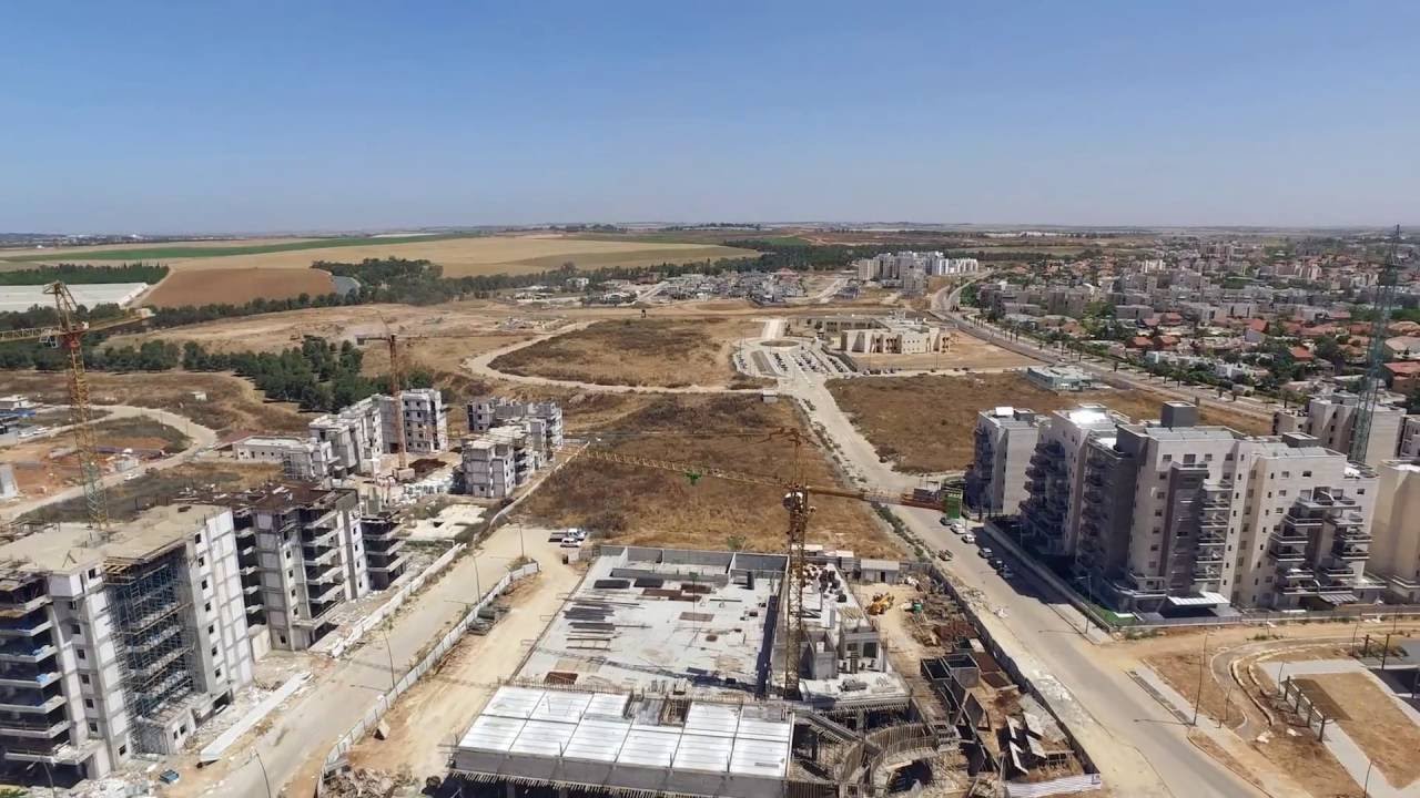 שיר בעיר: נתיבות