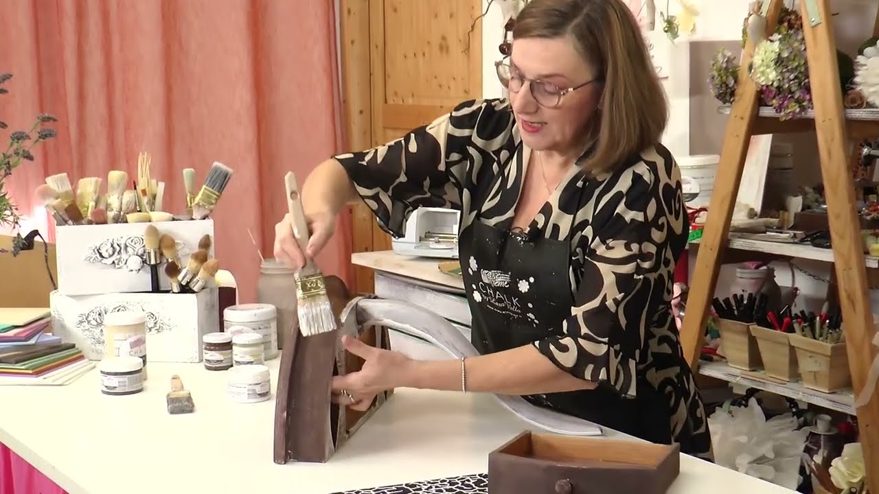 Mix media Recupero del mobile e stencil Craquelé con Lara Vella