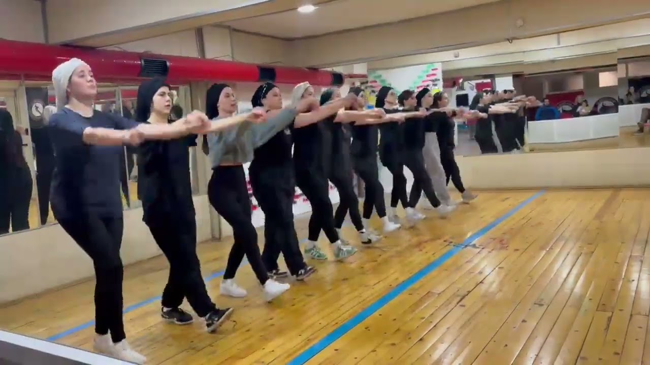 Trabzon Kız horonu çalışması. Anadolu Folklor Topluluğu