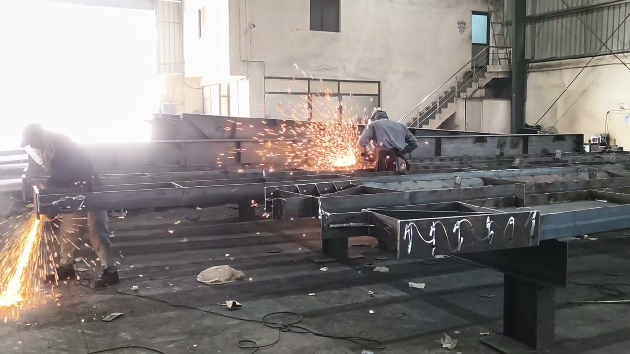 Galendar man job finishing Ho raha hai welding shop 