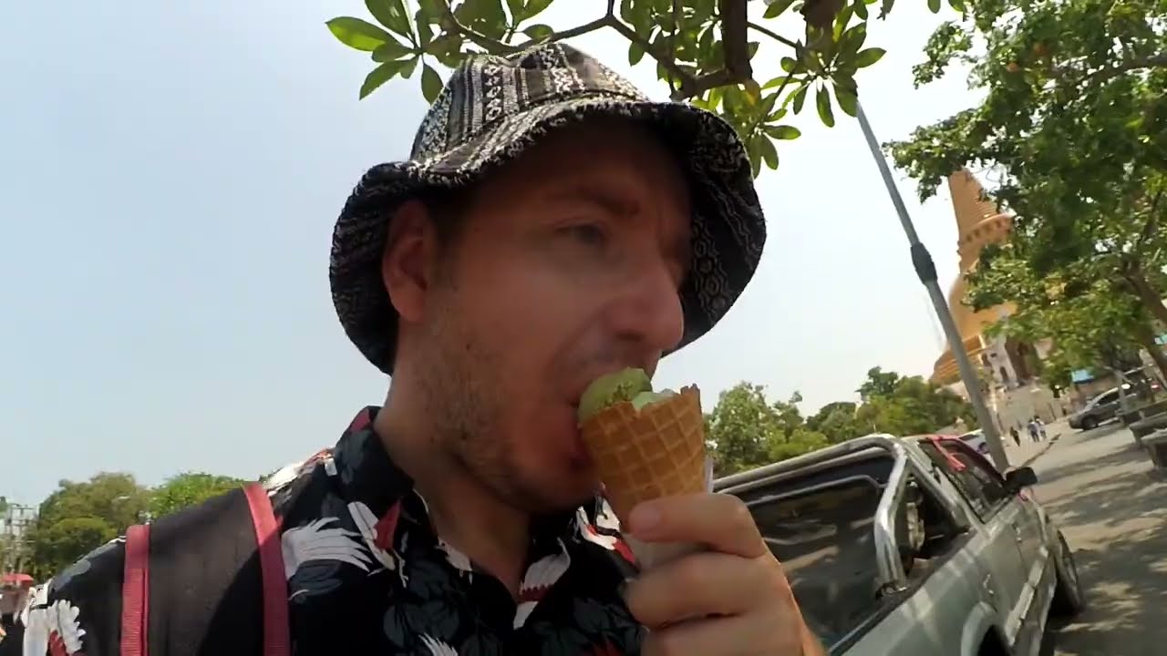 Tajlandia #71 - Jadę do Nakhon Pathom, świątynia oraz stadion.