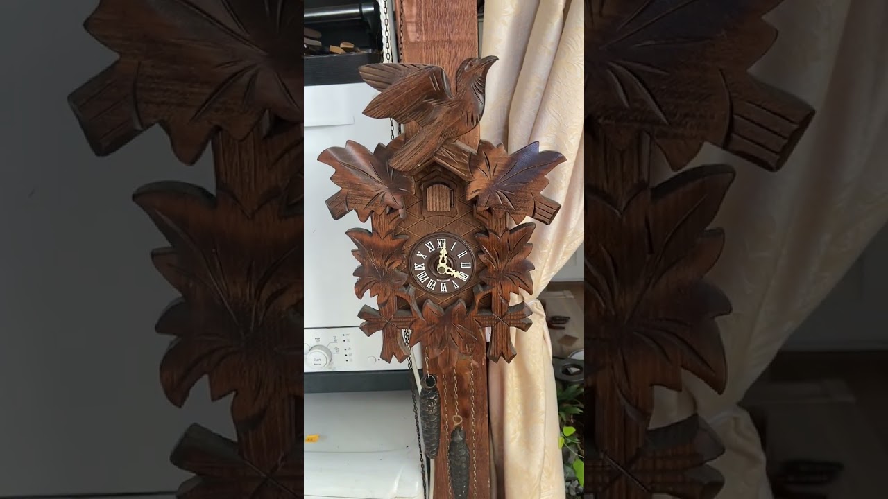 Joli coucou sculpté orné d'un oiseau - ref x3