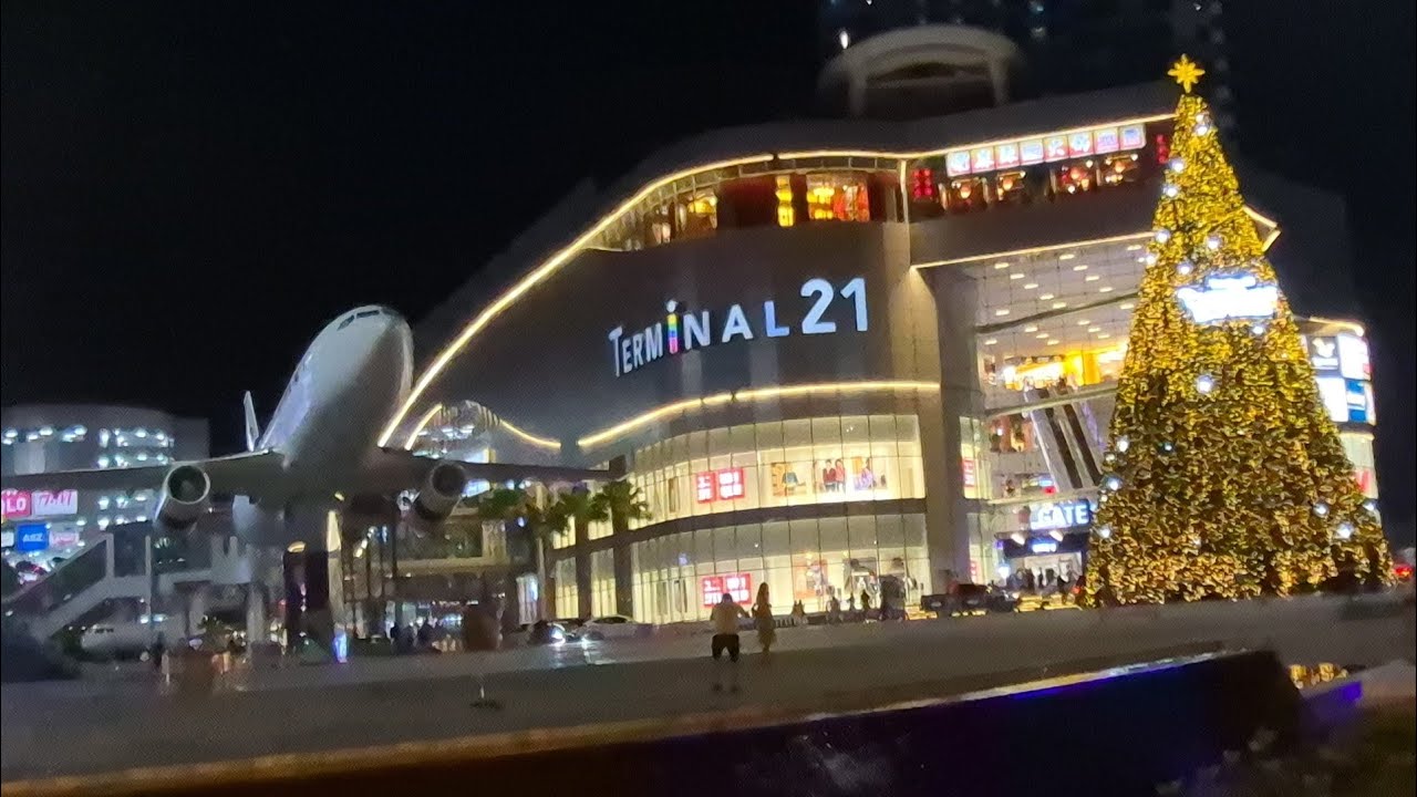 Inside Terminal 21 Pattaya | Shopping & Unique Floors 
