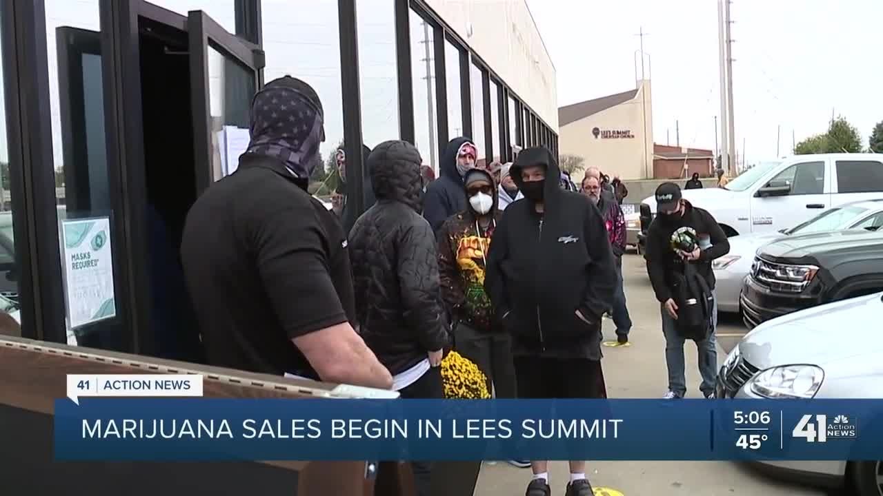Kansas City area's 1st medical marijuana sale made Monday in Lee&rsquo;s Summit