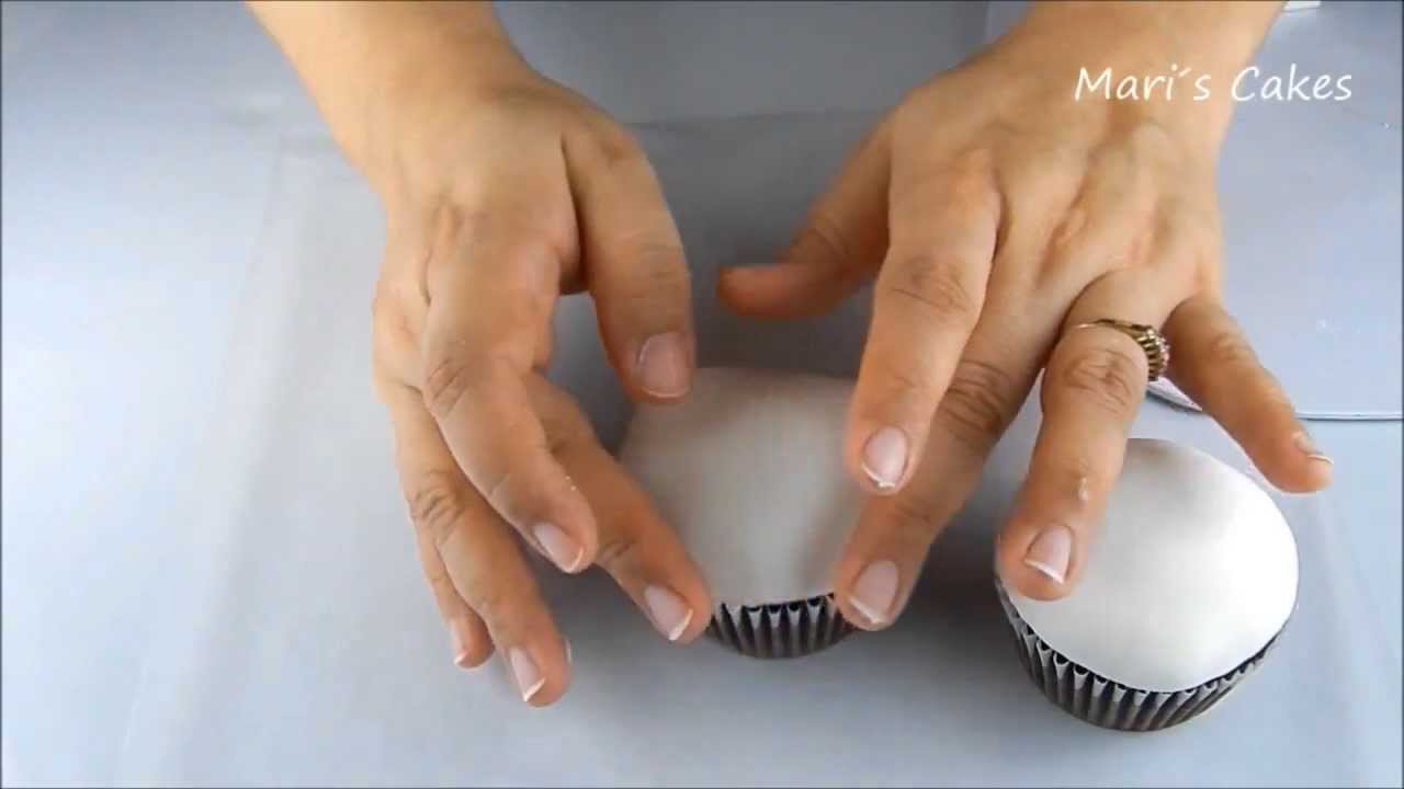 Cómo Cubrir un Cupcake con Fondant