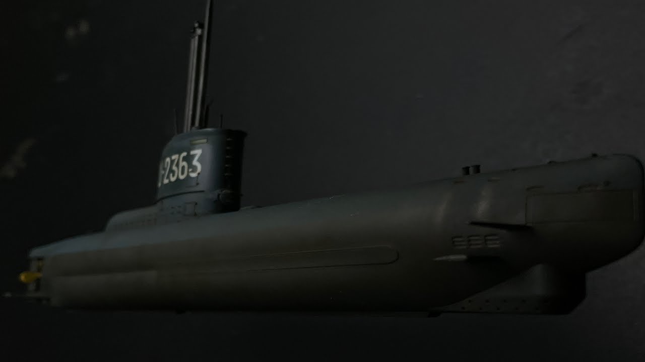 Building German Submarine Type XXXIII | Revell 1/144 Scale Model
