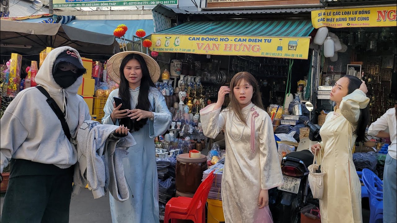 Bùng Nổ chợ tết Cao Lãnh 2026 Hàng ngàn người đi mua sắm ngày 29 tết