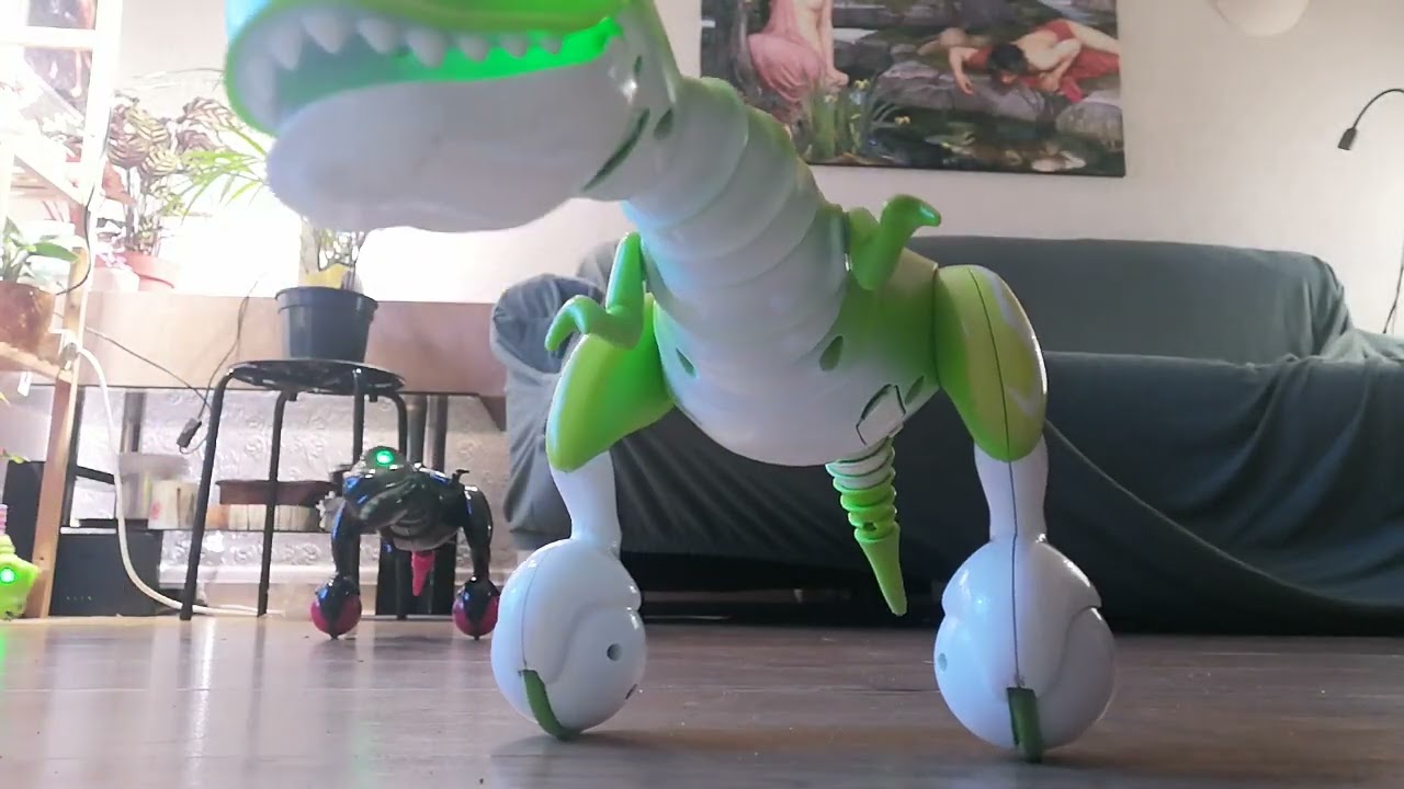 3 zoomer dinos roaming 