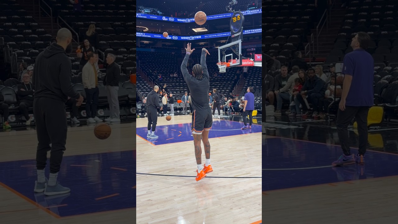 Jalen looking good pregame ☀️🏀 