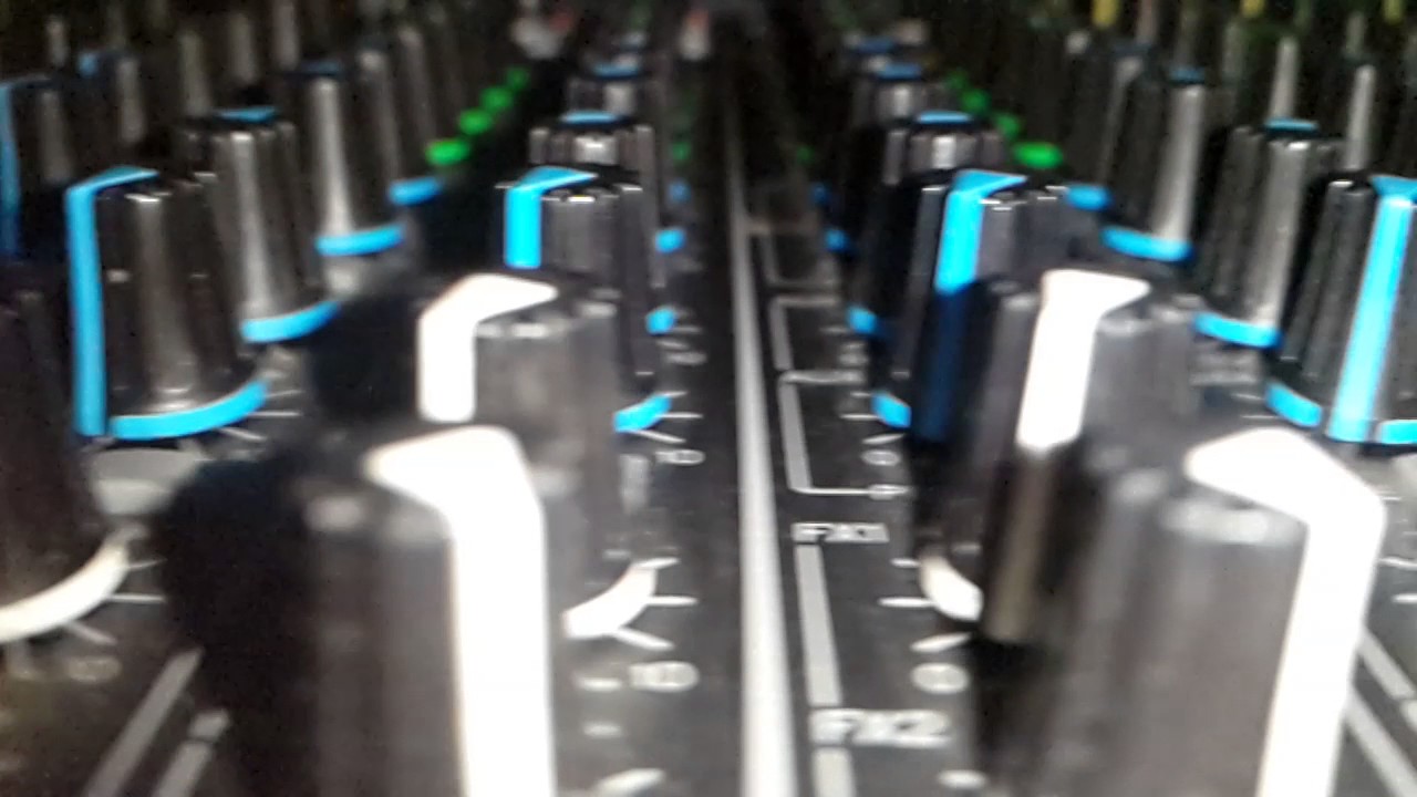 HandyTrack camera Yamaha Audio console