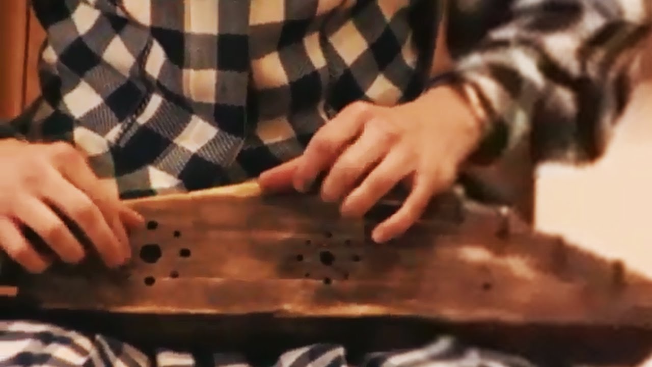 Estonian Folk Music Instrument: KANNEL (Psaltery) Tuule Kann