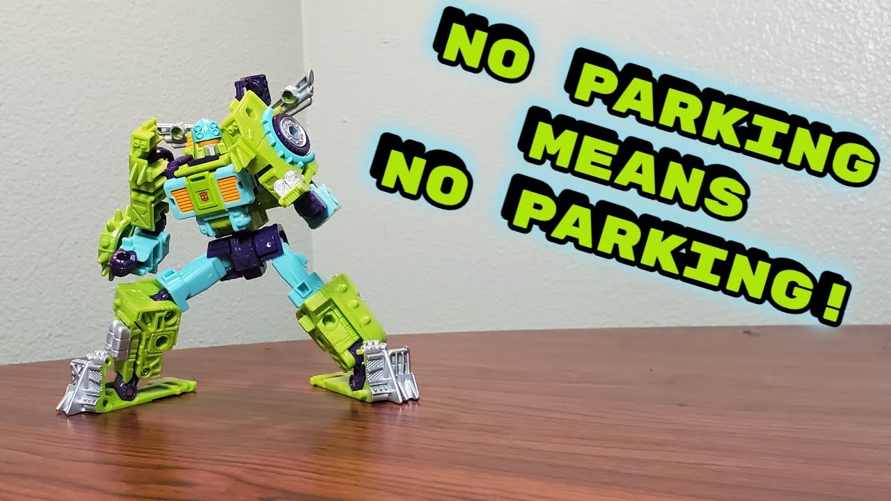 Legacy Buzzworthy Bumblebee Tow-line Review! | Transformers