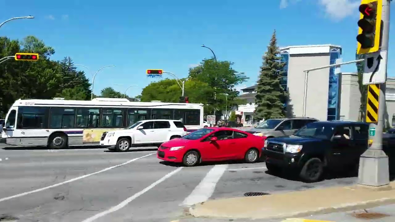 #151 STL bus, outbound (northbound), greater Montreal - 1/2