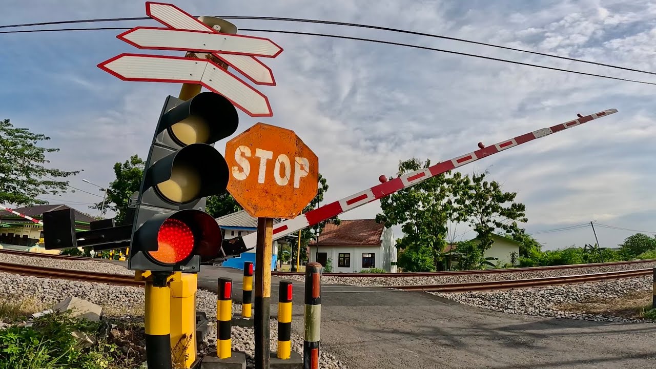 Kompilasi Perlintasan Kereta Api Disekitar Jombang, Jawa Timur {Edisi Akhir Tahun 2025}