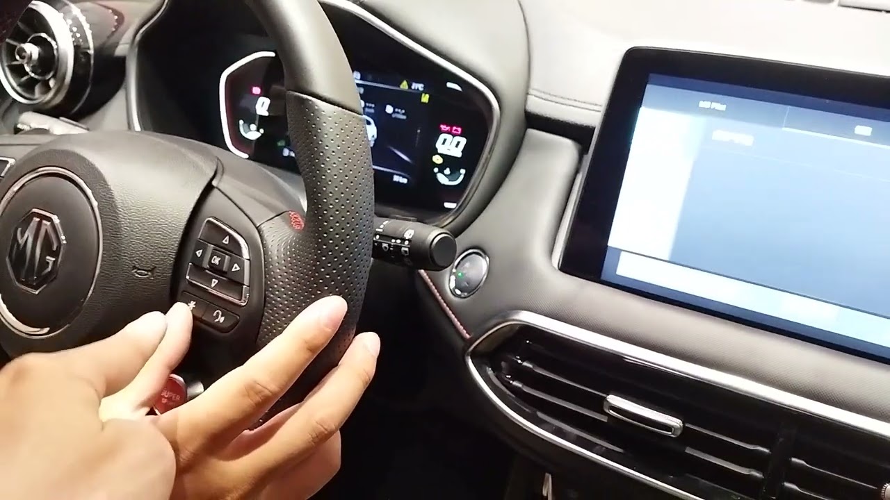 ［斜槓日常］MG HS 汽油渦輪增壓版儀表和車機中控的介紹，此片於台北市內湖區瑞光路展示中心拍攝（感謝黃顯皓銷售顧問細心協助展示）上一支影片包含賞車的停車資訊與車頂旅行架的選配價格介紹和黑色款式的實拍