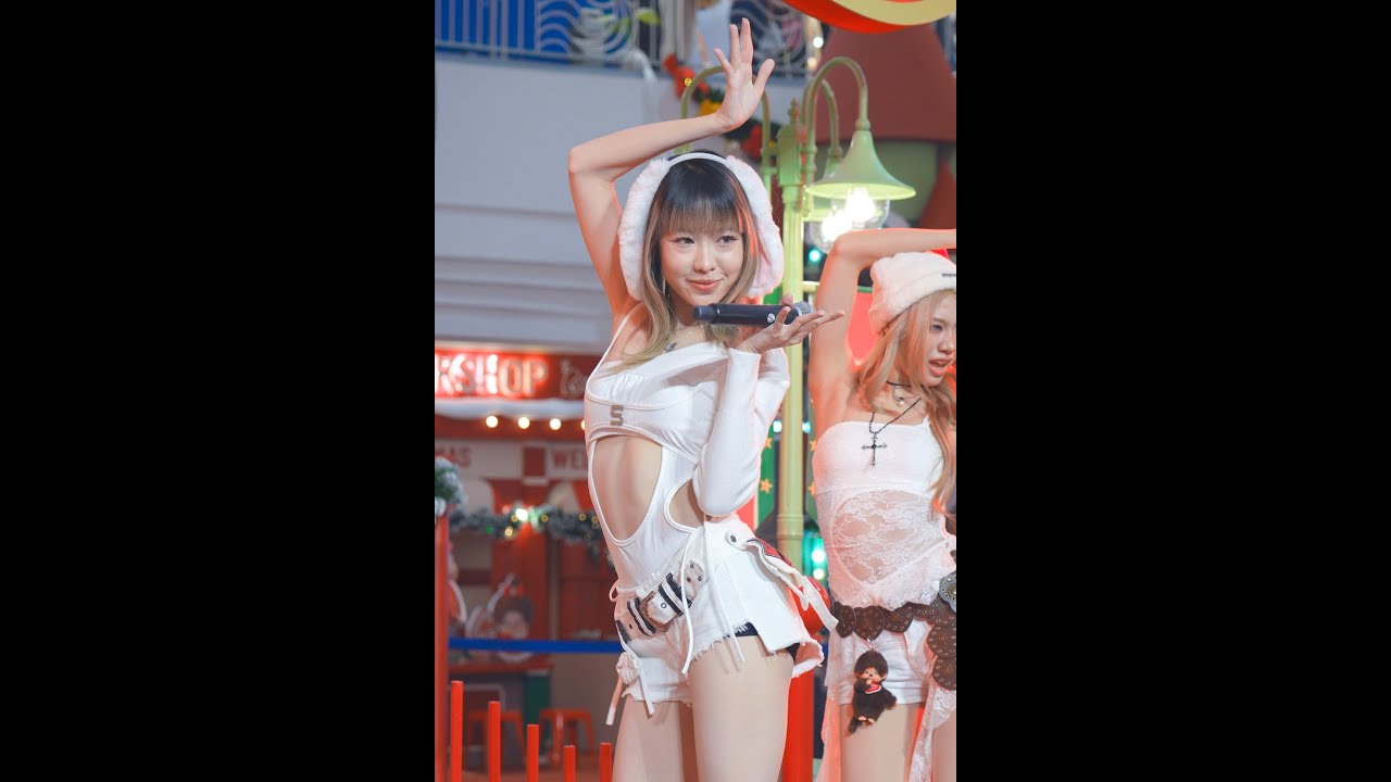 Pleng [ Fancam ] Wizzle - Crush on Me!  @ Monchichi x The mall Lifestore, The Mall Bangkapi