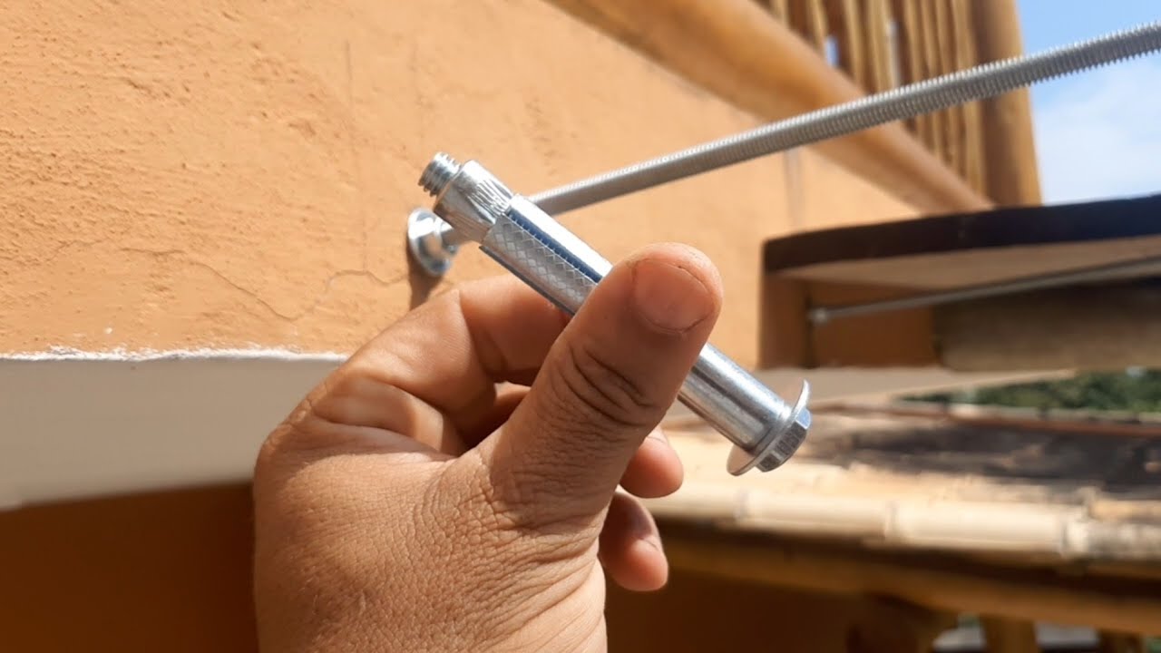 Fixação  de eucalipto tratado em concreto com parabolt e barra rosqueada, pergolado de eucalipto