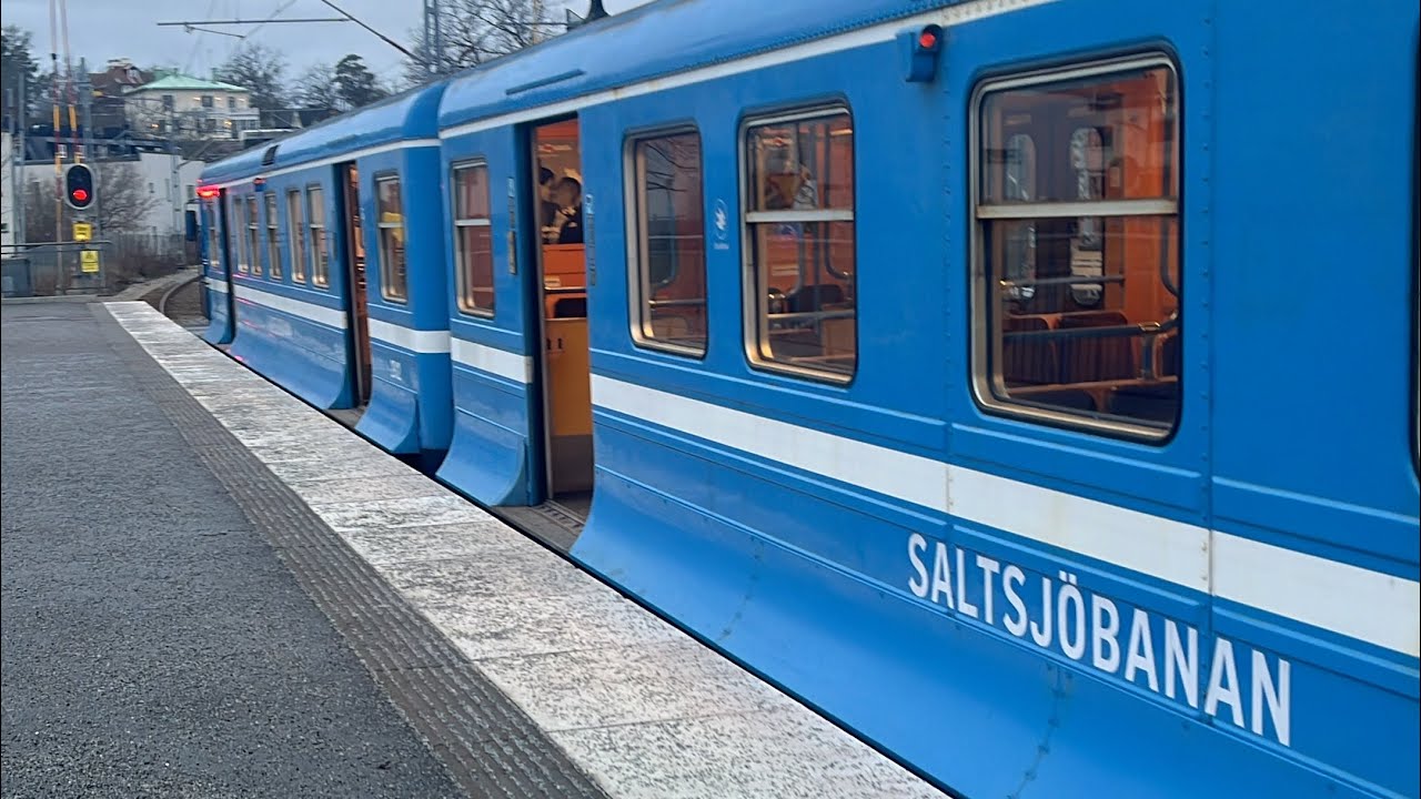 Riding 25 Saltsjöbanan from Saltsjö - Järla to Saltsjöbaden | Stockholm, Sweden