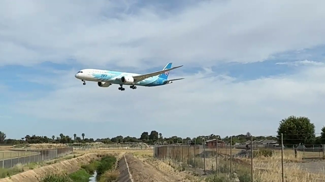 Adelaide Airport 3 January 2026   China Southern 787 9 B 1128 & United 787 9 N23983