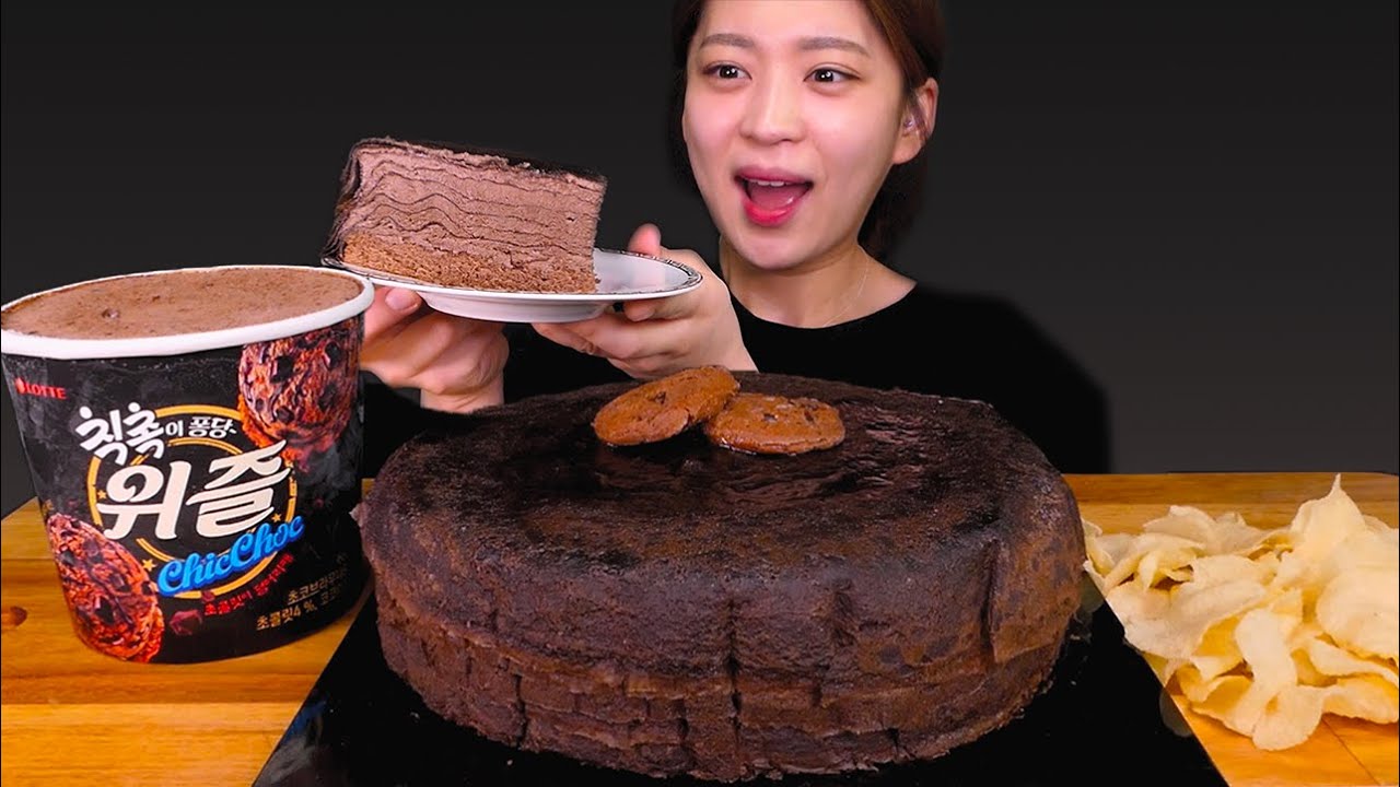 🎂Chocolate crepe cake😋어마무시한 대왕 초코 크레이프 케이크 먹방!!언제 다 먹지ㅋㅋㅋ😍 [Chocolate crepe cake, ice cream] Mukbang