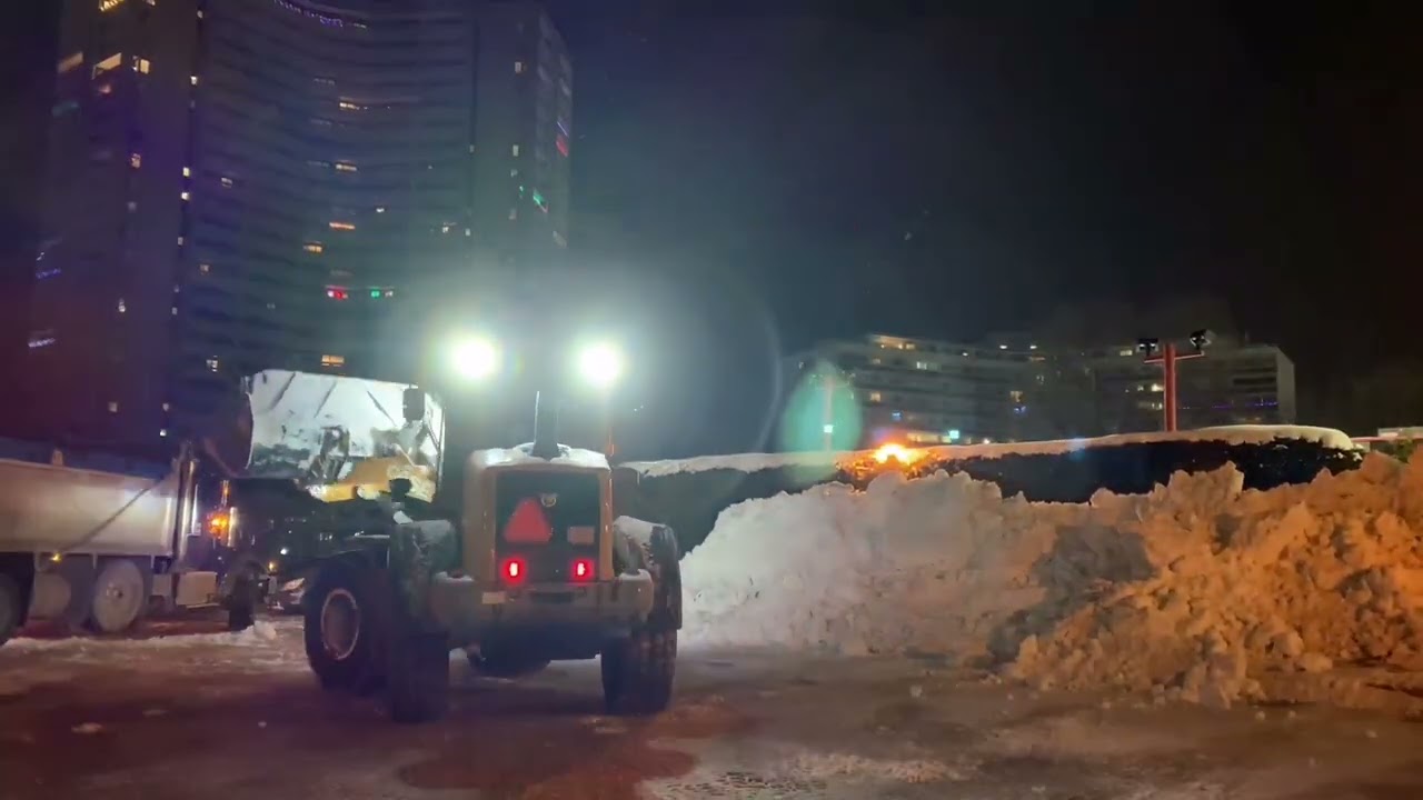 CASE  521G REMOVING SNOW