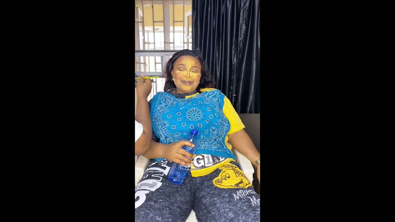 Wife, Mom, Cook… And Makeup Artist? Watch This Transformation! #makeup #beauty #makeuptutorial 