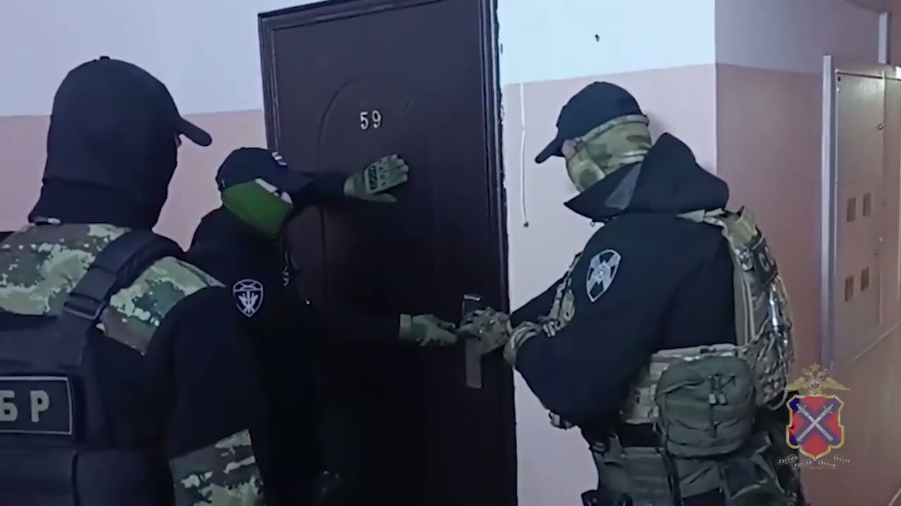 В Волжском оперативники накрыли интим-салон с юными массажистками