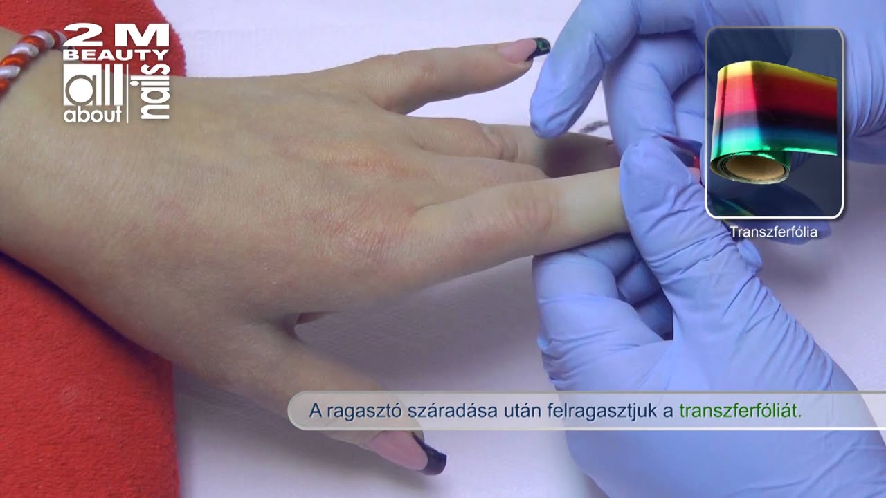 Zselés körmök töltése és díszítése transzferfóliával