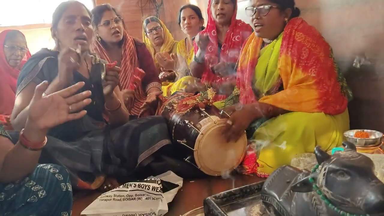 Saraswati Vandana Nik Lage