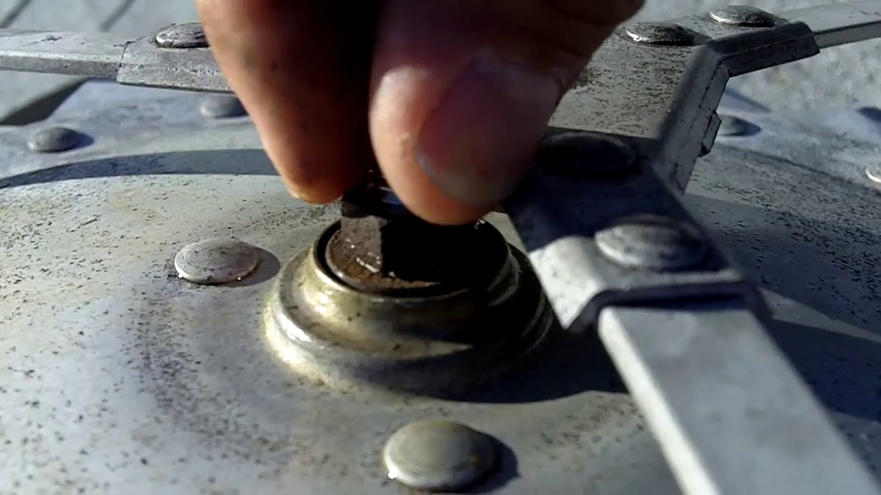 How I fixed our Noisy Roof Turbine Ventilator!