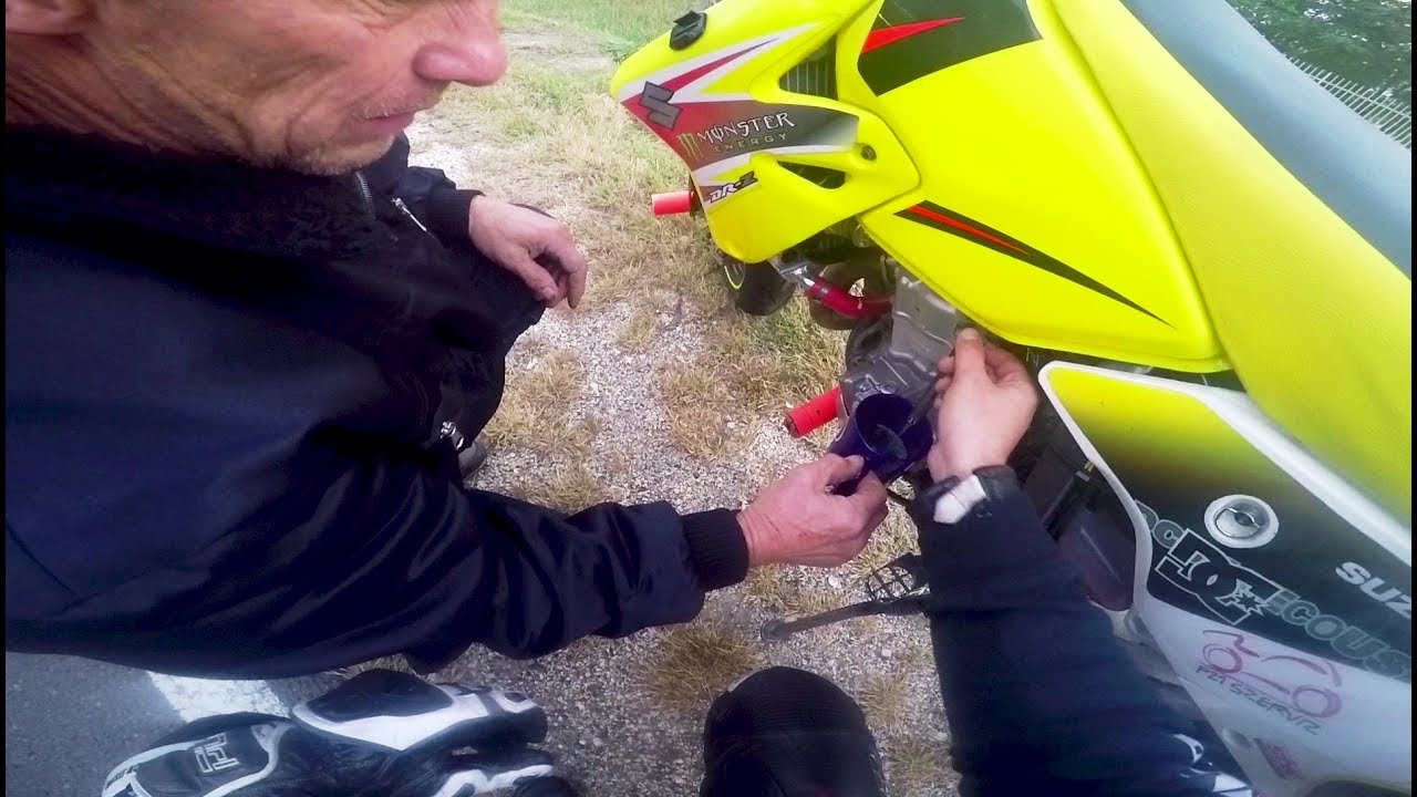 SupermotoVlog | A Motoros ott Segít, ahol tud ✊🏻