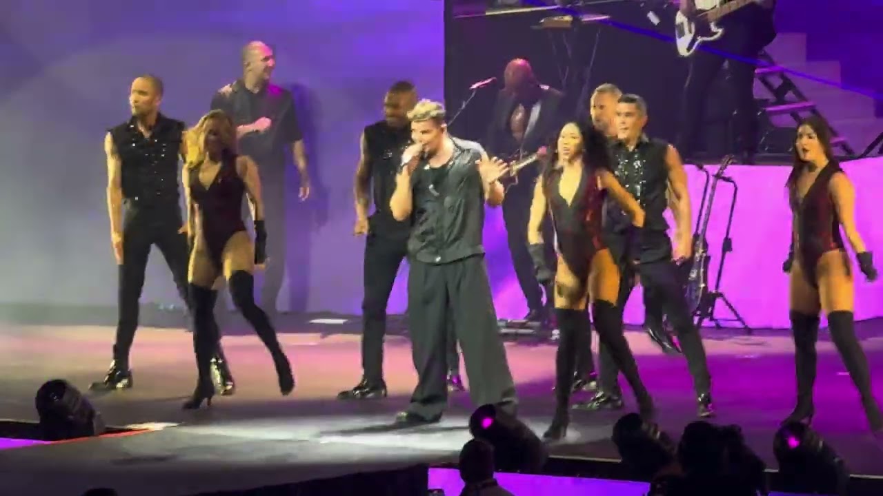 Ricky Martin live in Dubai