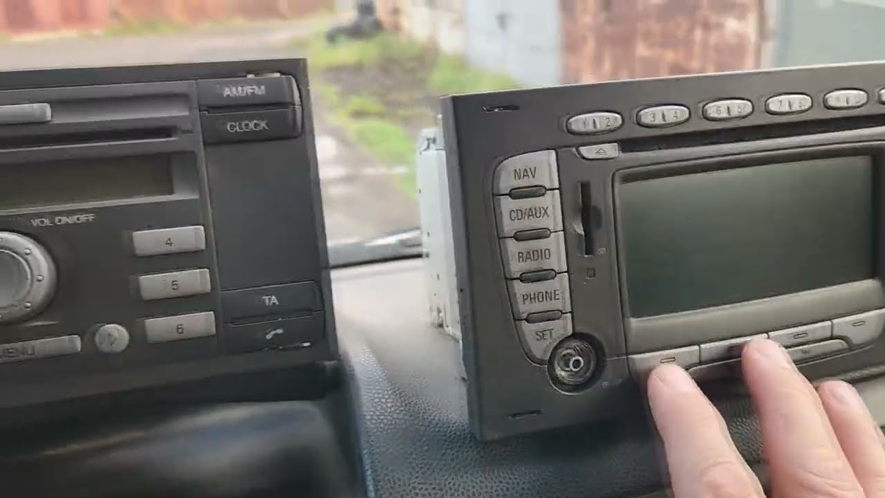 Магнитолы Ford Transit - разновидности, функции, раскодировка