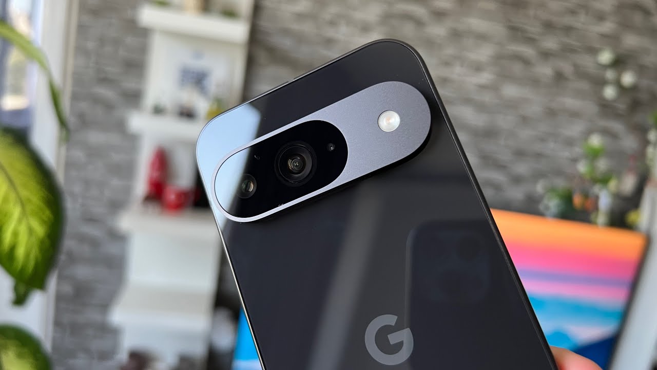 Google Pixel 9 review; Design nou, upgrade la Tensor G4 și cameră ultra-wide pentru un rival compact