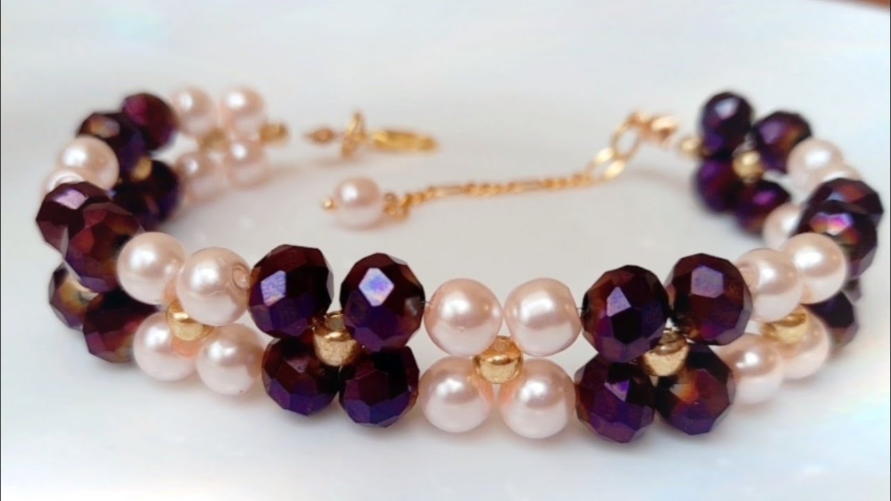 PULSERA DE FLORES CON PERLAS Y CRISTALES (Bisutería paso a paso)