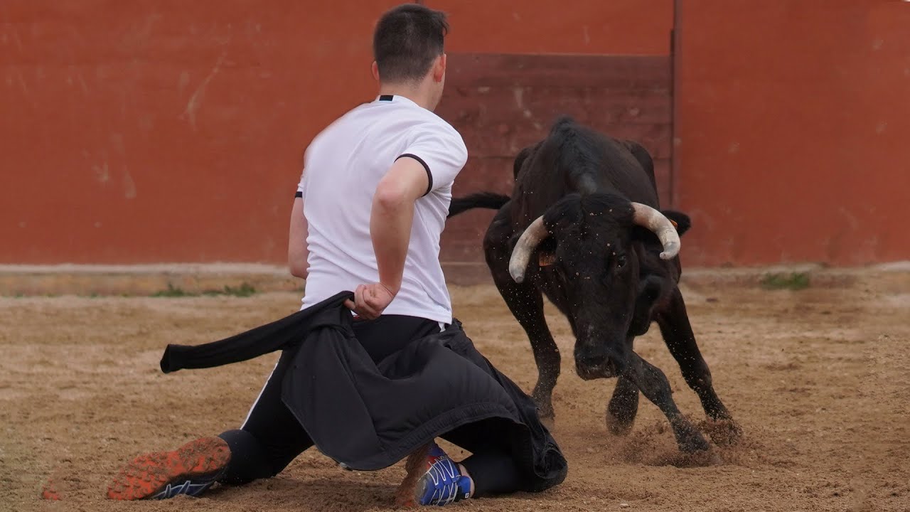 ¡RODILLAS AL SUELO! CAPEA EN VALDENUÑO FERNÁNDEZ