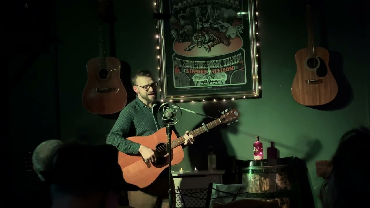 Blue Moon (live at White Room, Stanley) 