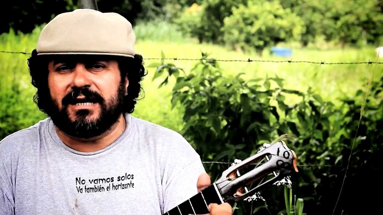 Nosotros con Chávez Gino González