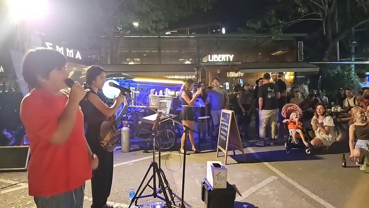 NeneRoyal Streaming at Fun Friday Night Market