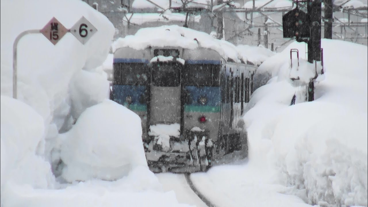 JR東日本 新井駅(信越本線) 新潟県妙高市 Arai Station. Niigata JAPAN 2012.2.11