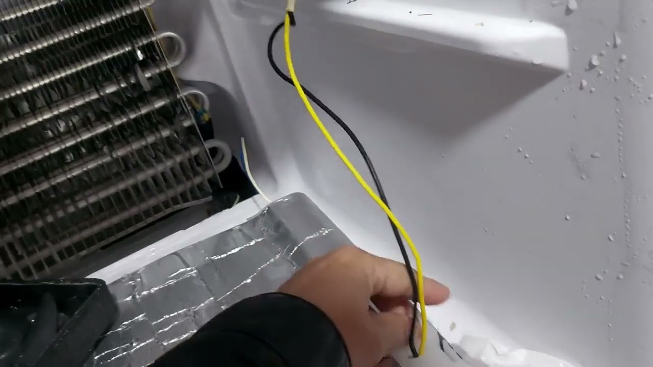 Hướng dẫn sửa Tủ  lạnh pana chảy nước  ngăn mát ,Panasonic refrigerator is leaking water in the 