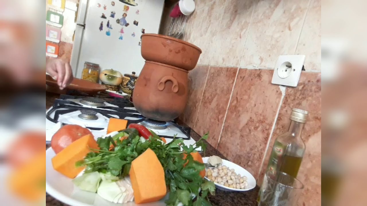 كسكس مغربي في آنية تقليدية ( البرمة ديال الطين) كايجي راءع وصحي 100%