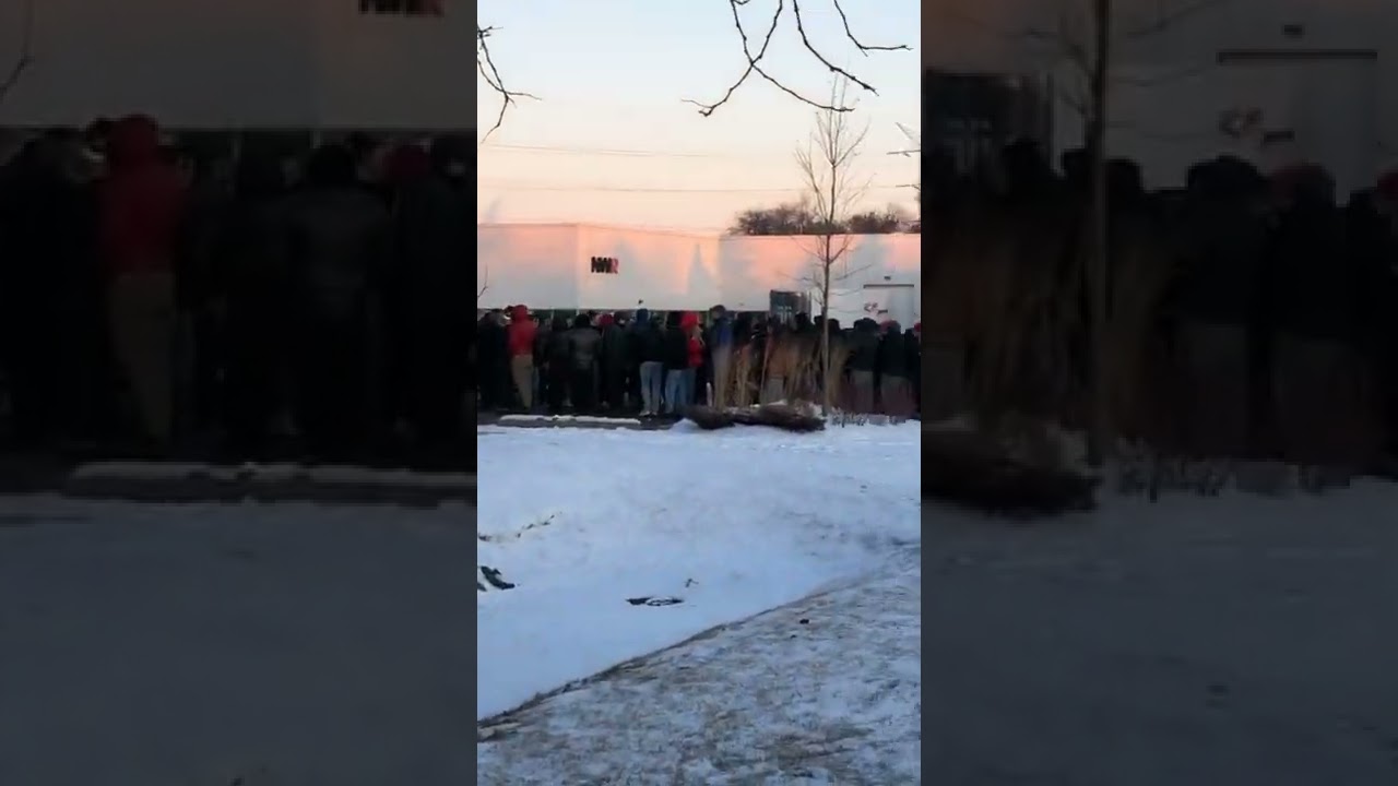 First day of cannabis legalization in Illinois. At Rise Dispensary in Mundelein, Illinois. 1-1-2020